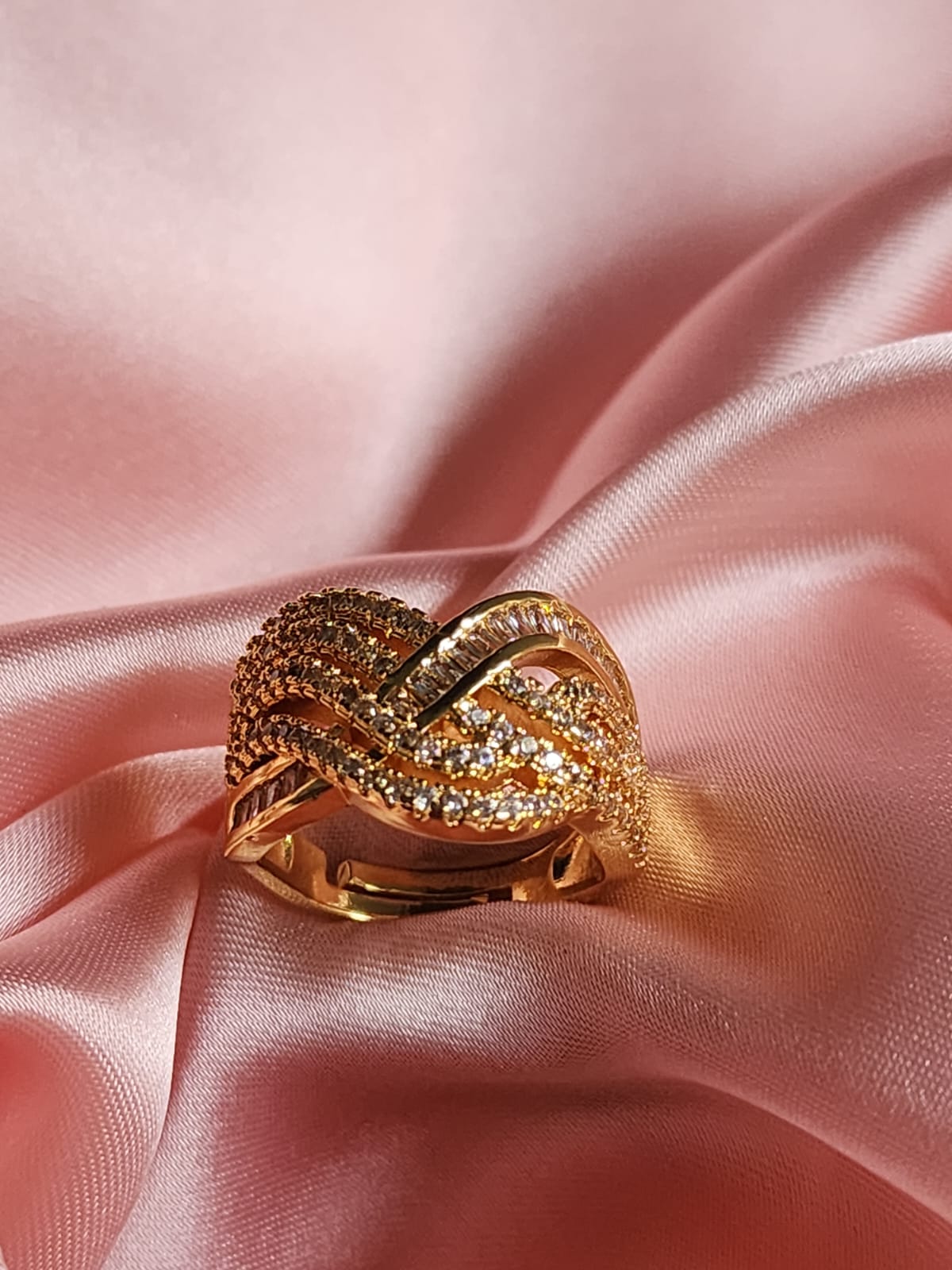 Elegant Pave Cross-Band Gold Ring - Image 3