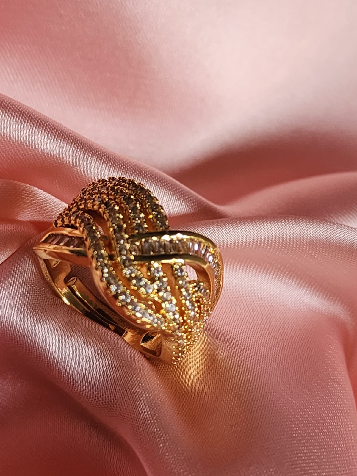 Elegant Pave Cross-Band Gold Ring - Image 2