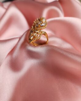 Radiant Leaf Contour Gold Ring