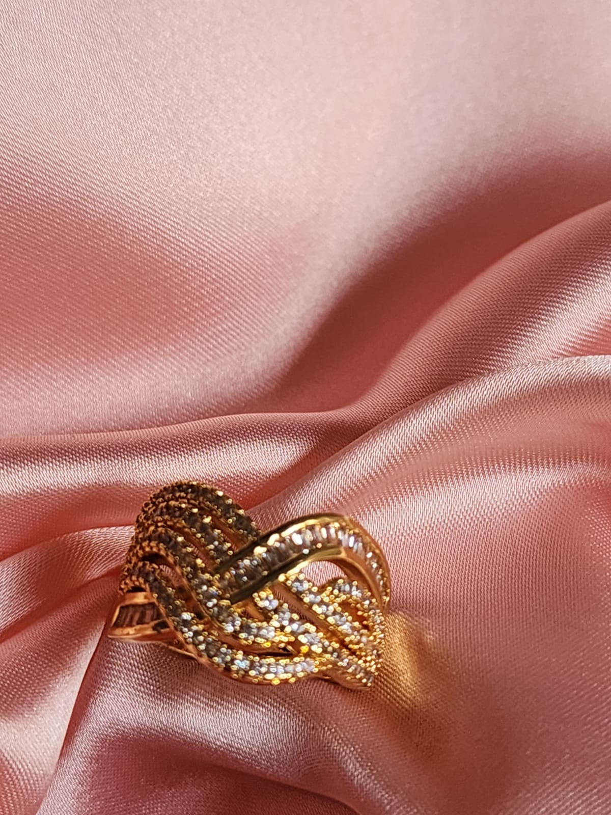 Elegant Pave Cross-Band Gold Ring - Image 4
